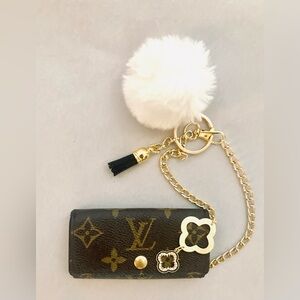 Louis Vuitton Multicles 4 Key Holder “Wish”